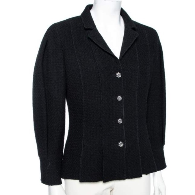 ❤️CHANEL 經典黑色外套 精緻下擺 Logo紐扣-1