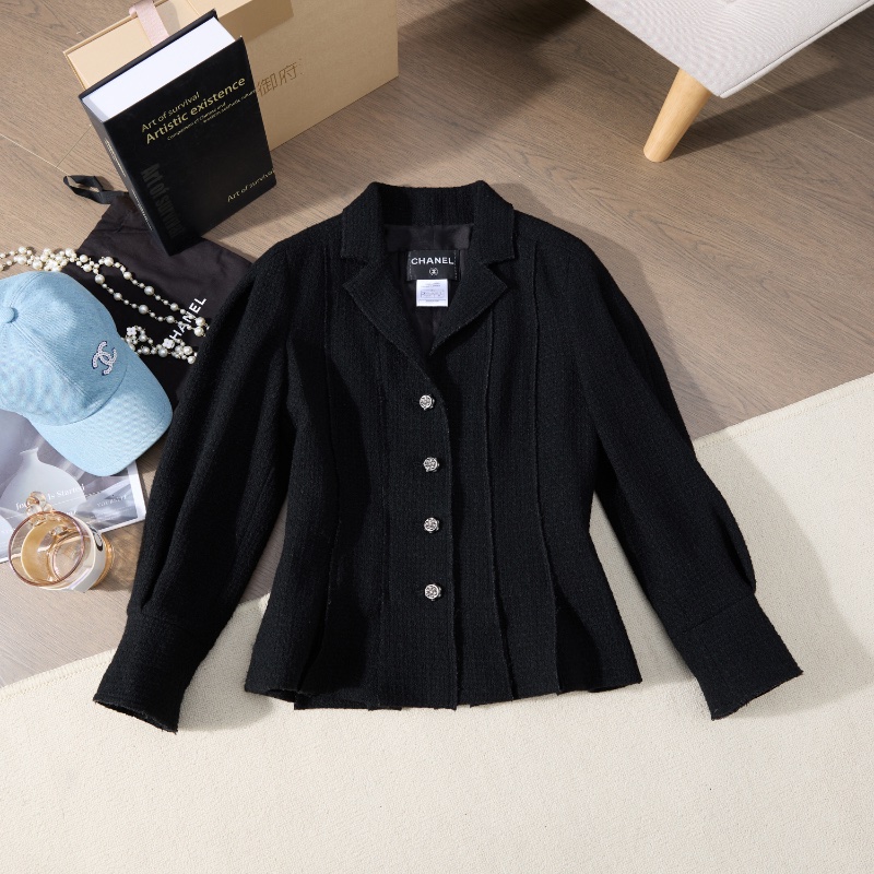 ❤️CHANEL 經典黑色外套 精緻下擺 Logo紐扣-2