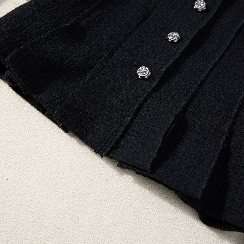 ❤️CHANEL 經典黑色外套 精緻下擺 Logo紐扣-4