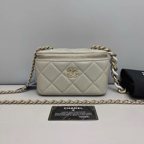 Chanel香奈兒 灰色全皮菱格盒子包