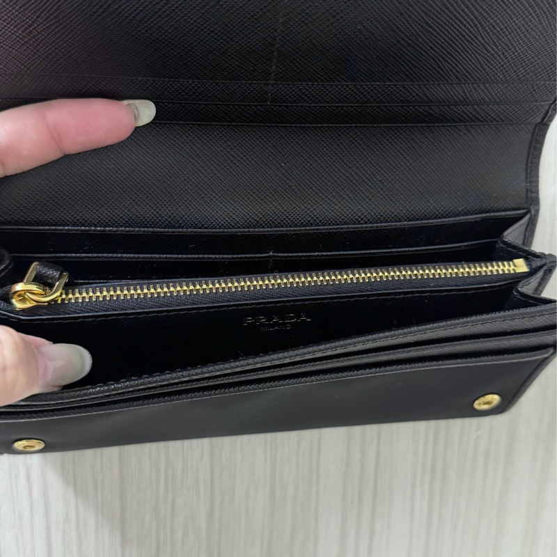 PRADA 經典三角LOGO 尼龍防刮牛皮拼接扣式長夾-4