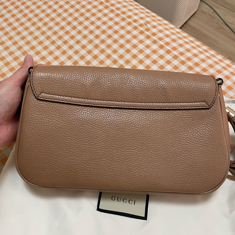 GUCCI 流蘇包/鏈條包/奶茶色/壓紋logo/-3