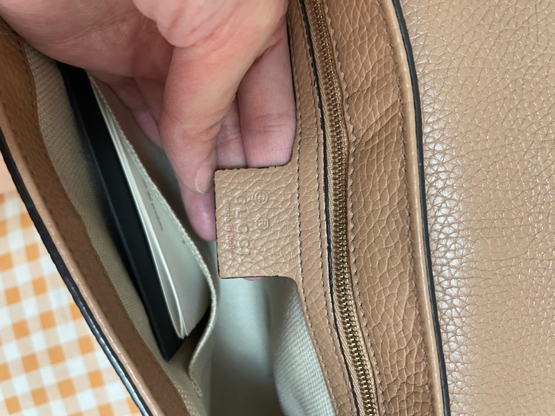 GUCCI 流蘇包/鏈條包/奶茶色/壓紋logo/-7