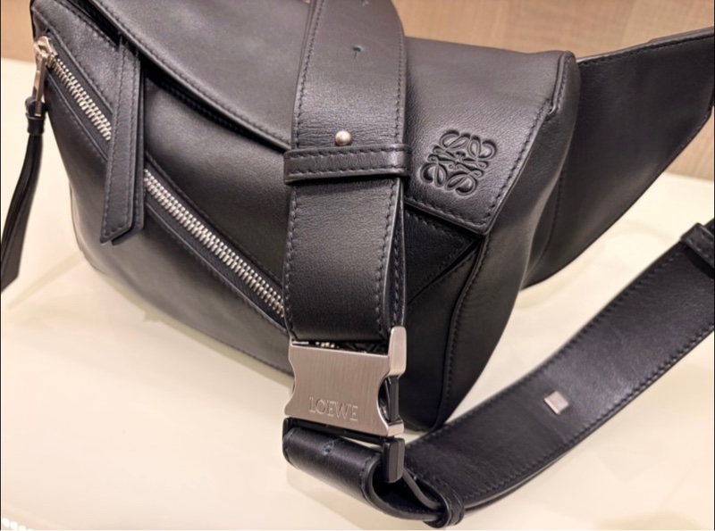 Loewe puzzle 黑色小號腰包-13