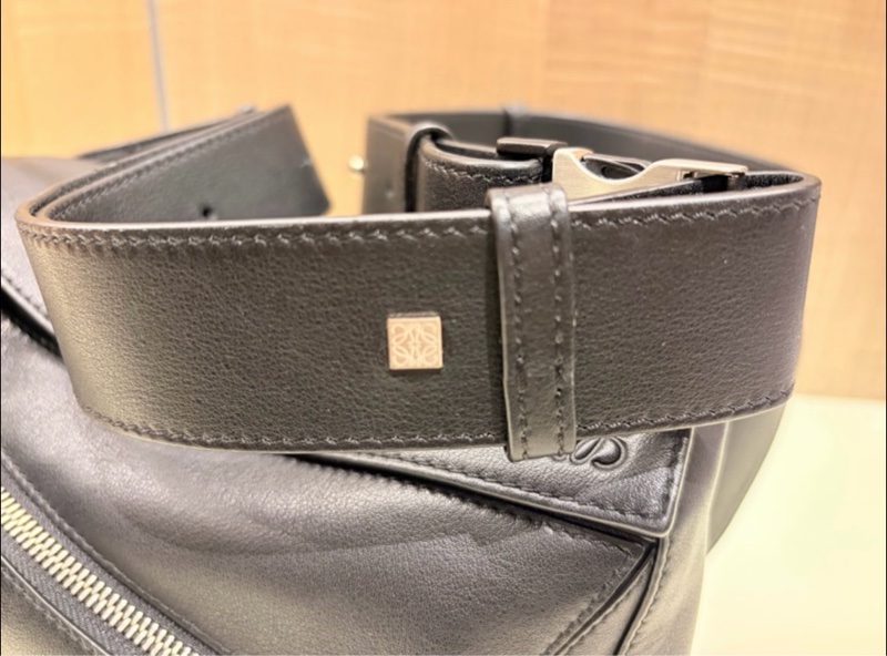 Loewe puzzle 黑色小號腰包-15