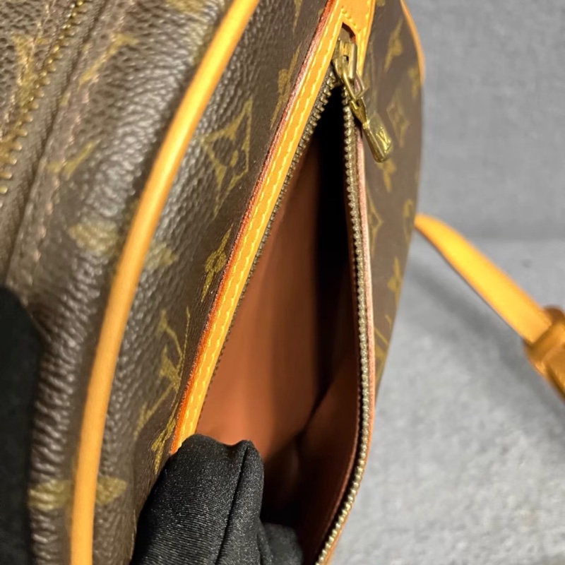 【96新 ✨ 全網最低價！】LV中古老花 蘋果包 酒壺包 郵差包 斜挎包-9