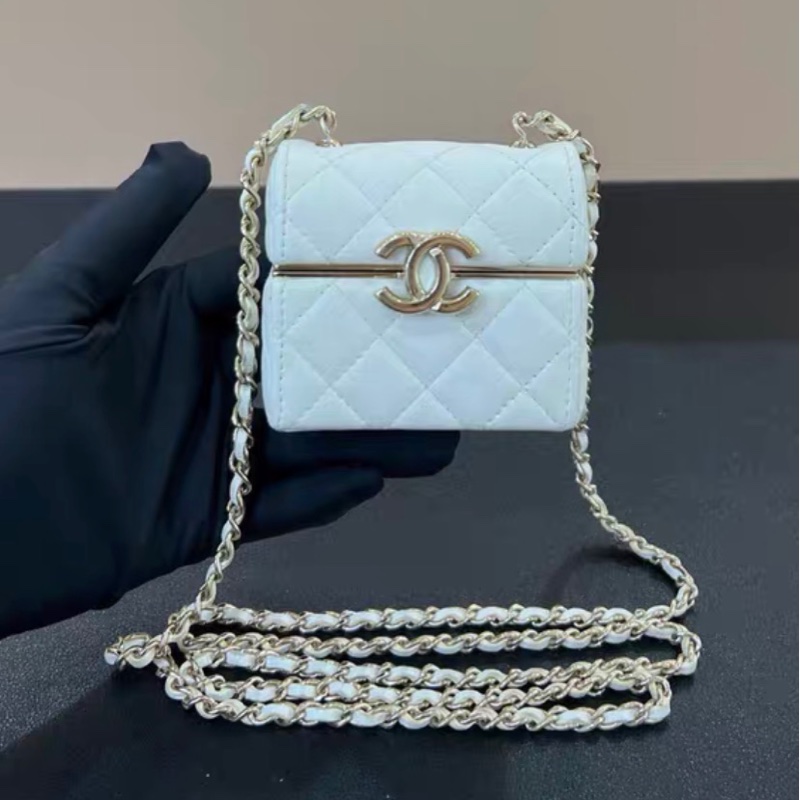【96新 ✨ 全網最低價！】Chanel香奈兒 白金羊皮 耳機包 小盒子 容易襯疊衣服（下單前先詢問）-3