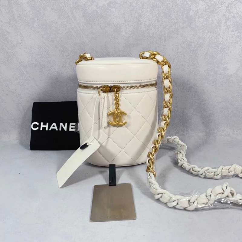 【95新 ✨ 全網最低價！】Chanel 香奈兒 圓筒包化妝包 羊皮 雙色鏈條晶片款 原價35000港幣 🥲-1