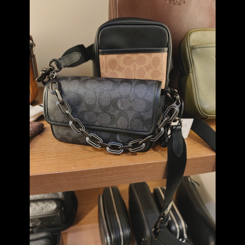 這個月法國剛剛帶回來coach限量生產小包包，男女通用-3