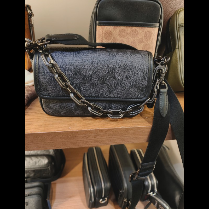 這個月法國剛剛帶回來coach限量生產小包包，男女通用-4