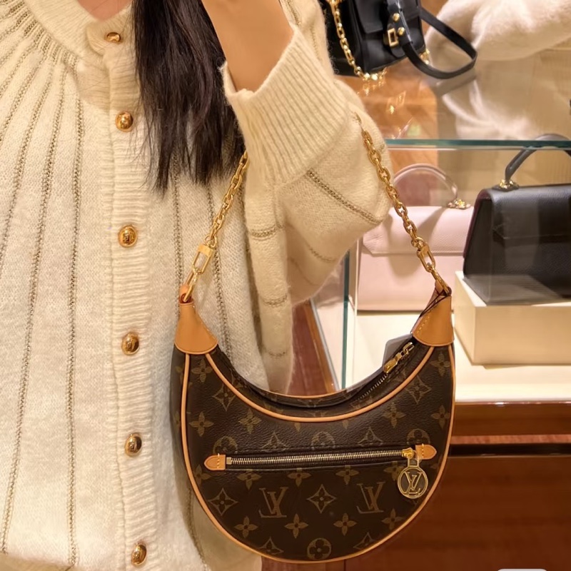 熱門日常實用款😍99新🆕Lv路易威登Loop棕色老花月亮包碗豆包單肩手提鏈條包🌙-2