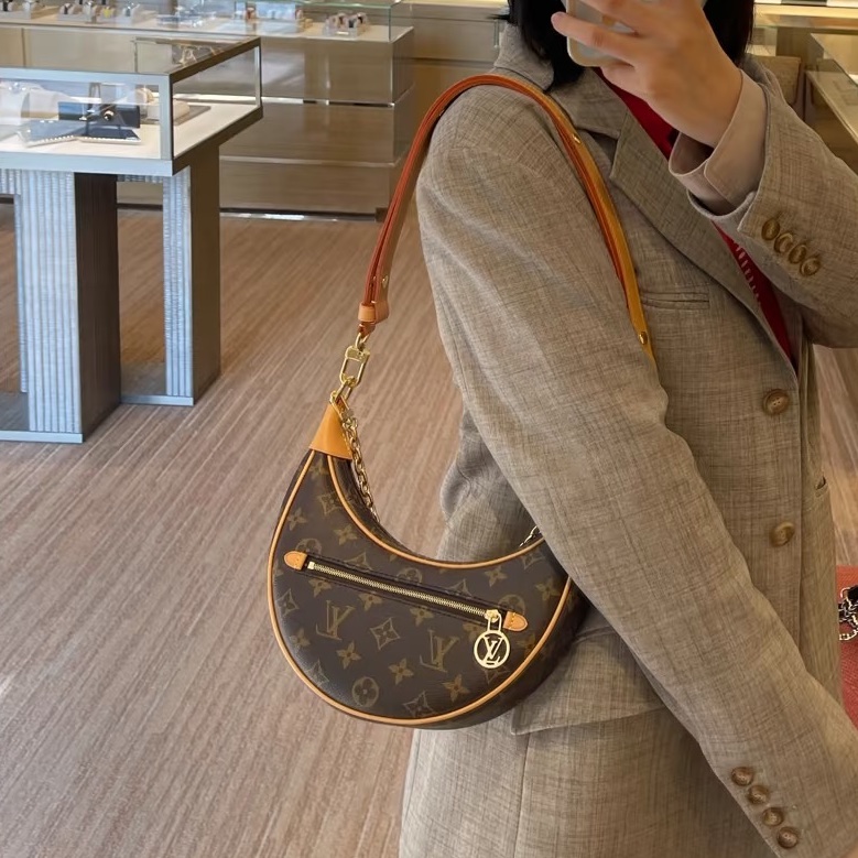 熱門日常實用款😍99新🆕Lv路易威登Loop棕色老花月亮包碗豆包單肩手提鏈條包🌙-6