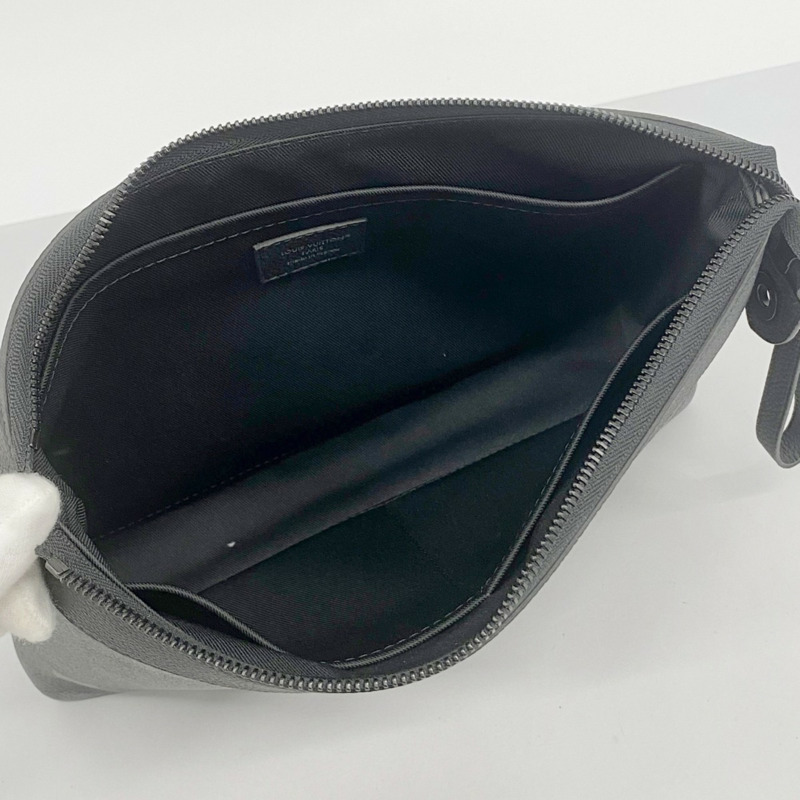 路易威登 Damoflage Pochette Voyage Souple 手拿包 M14926 黑色男士-3