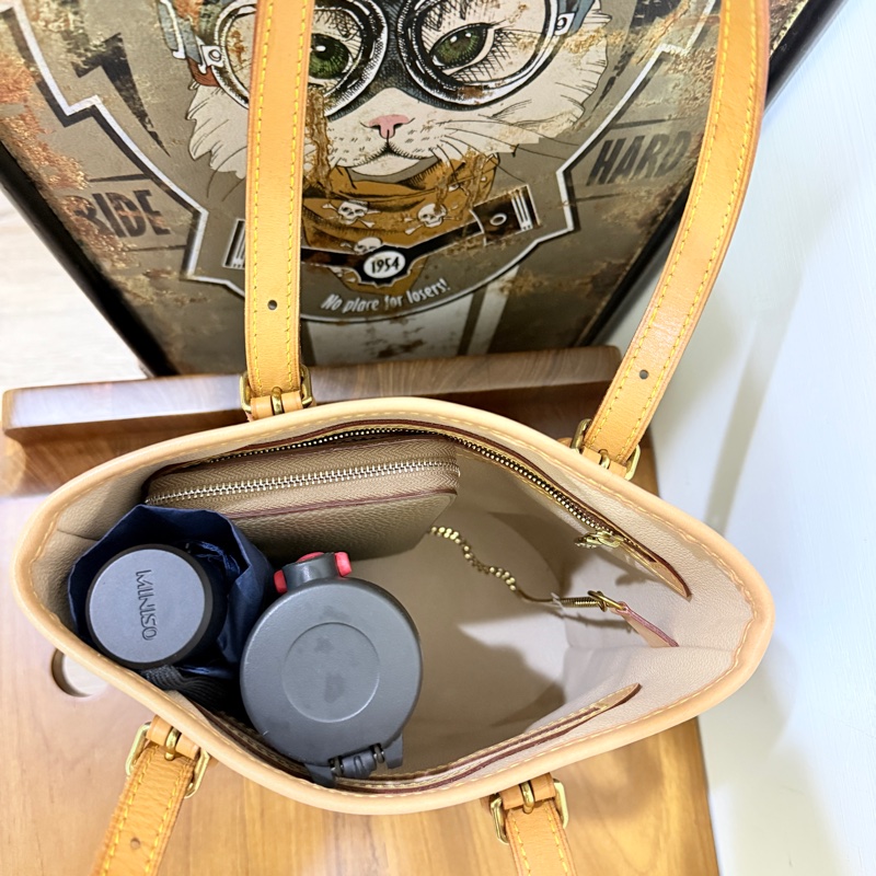 不錯的88新✨私物超甜賣🫶🏻 LV老花 小水桶  內裡全皮 肩背 手提都可以 經典好用又可愛-12