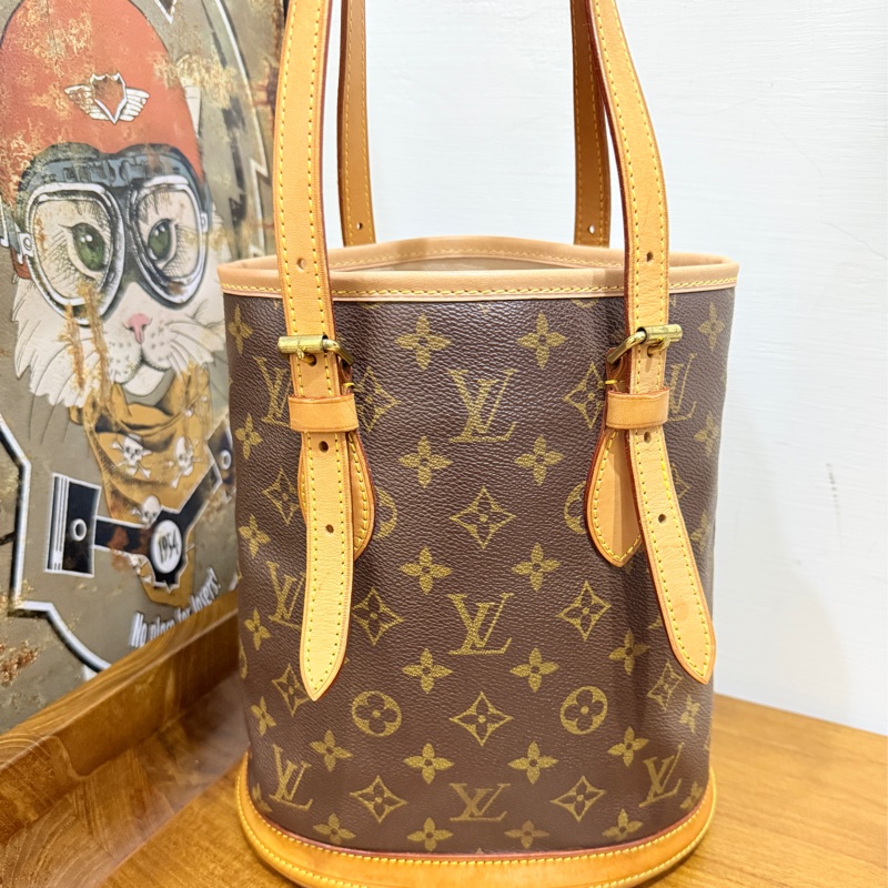 不錯的88新✨私物超甜賣🫶🏻 LV老花 小水桶  內裡全皮 肩背 手提都可以 經典好用又可愛-16