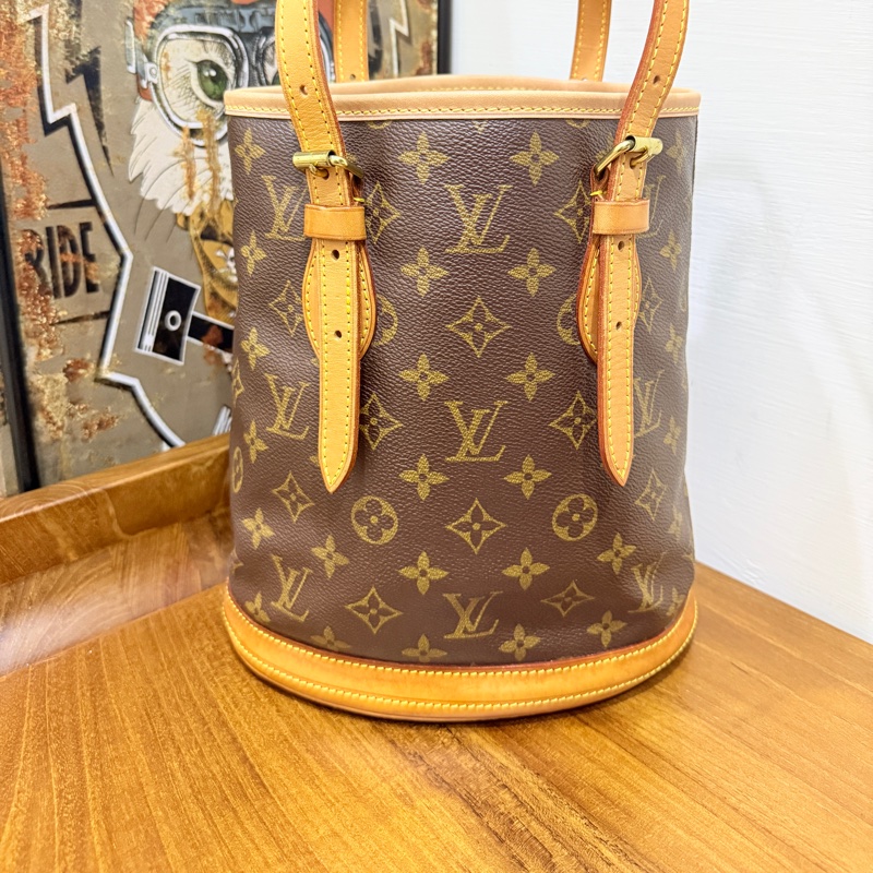 不錯的88新✨私物超甜賣🫶🏻 LV老花 小水桶  內裡全皮 肩背 手提都可以 經典好用又可愛-18