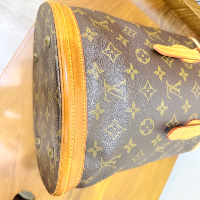 不錯的88新✨私物超甜賣🫶🏻 LV老花 小水桶  內裡全皮 肩背 手提都可以 經典好用又可愛-59