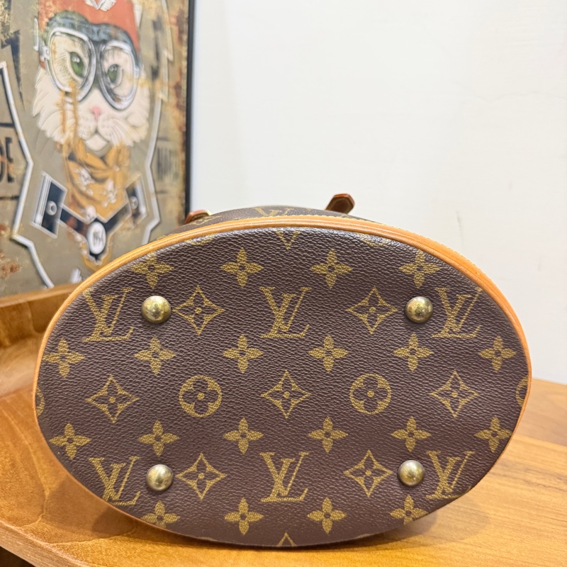 不錯的88新✨私物超甜賣🫶🏻 LV老花 小水桶  內裡全皮 肩背 手提都可以 經典好用又可愛-62