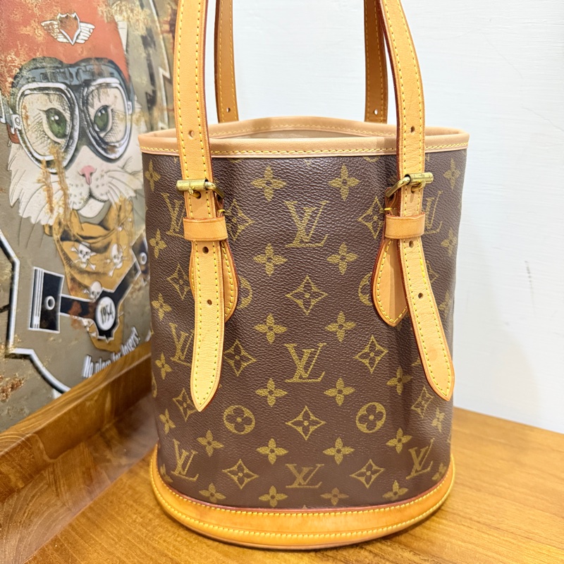 不錯的88新✨私物超甜賣🫶🏻 LV老花 小水桶  內裡全皮 肩背 手提都可以 經典好用又可愛-69
