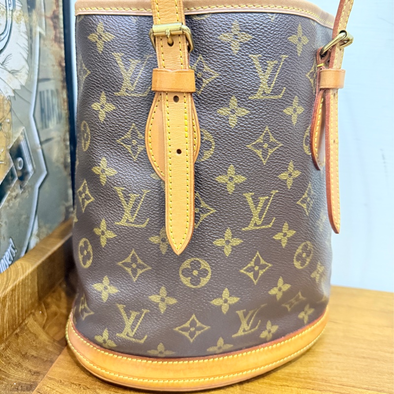 不錯的88新✨私物超甜賣🫶🏻 LV老花 小水桶  內裡全皮 肩背 手提都可以 經典好用又可愛-72