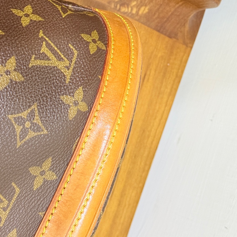 不錯的88新✨私物超甜賣🫶🏻 LV老花 小水桶  內裡全皮 肩背 手提都可以 經典好用又可愛-74