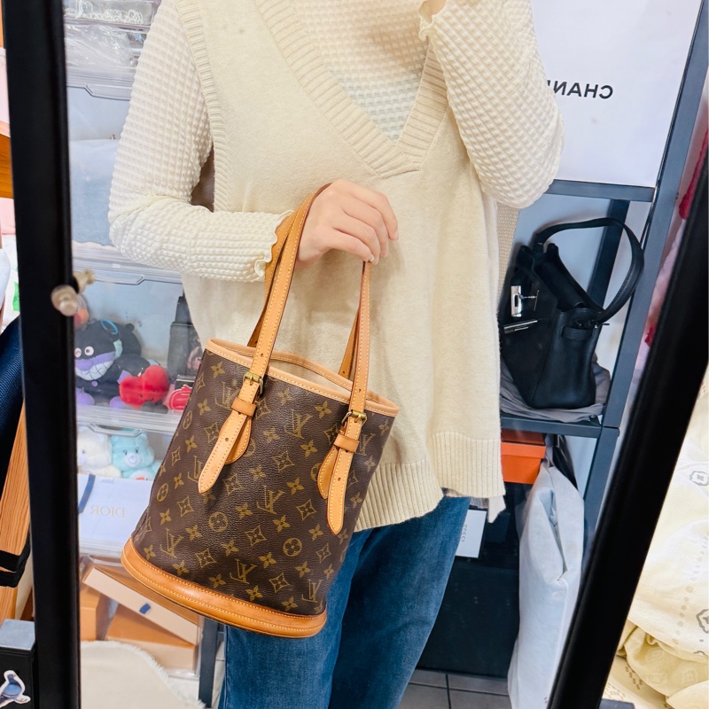 不錯的88新✨私物超甜賣🫶🏻 LV老花 小水桶  內裡全皮 肩背 手提都可以 經典好用又可愛-23