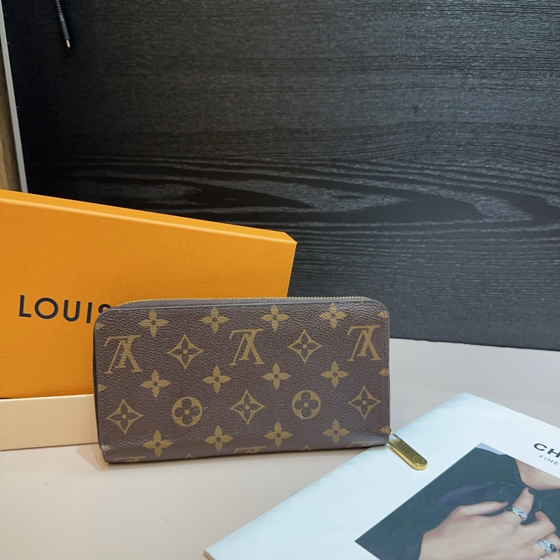 LV 原花金釦ㄇ拉12卡長夾-1