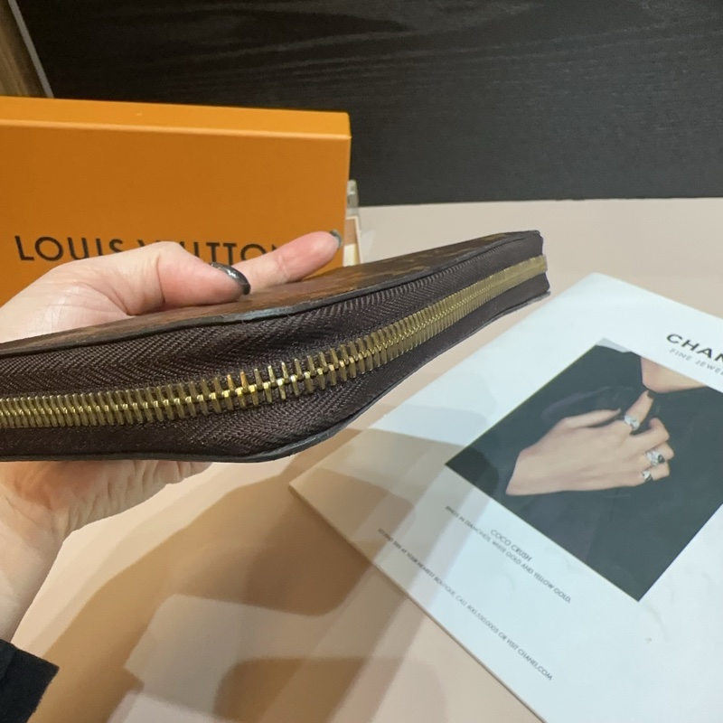 LV 原花金釦ㄇ拉12卡長夾-3