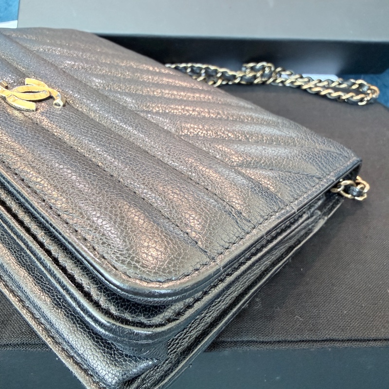 Chanel✨山羊皮條紋WOC鏈子皮夾 22開-8