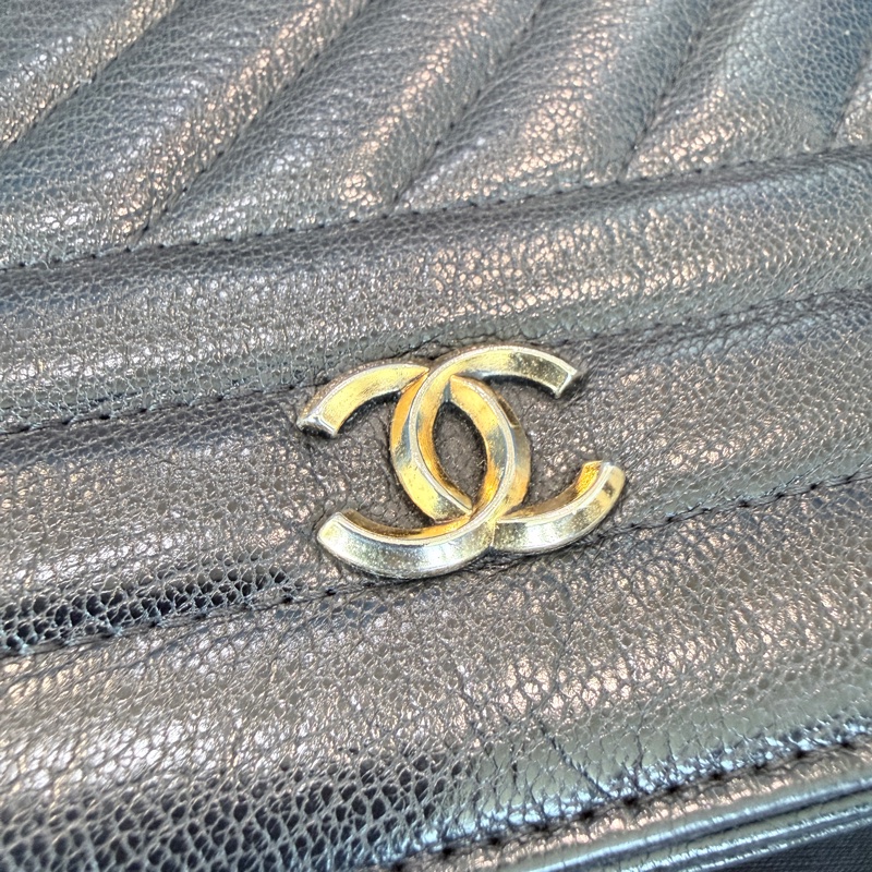 Chanel✨山羊皮條紋WOC鏈子皮夾 22開-25