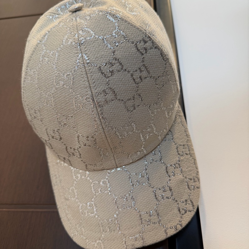 Gucci米白色老花刺繡棒球帽-1