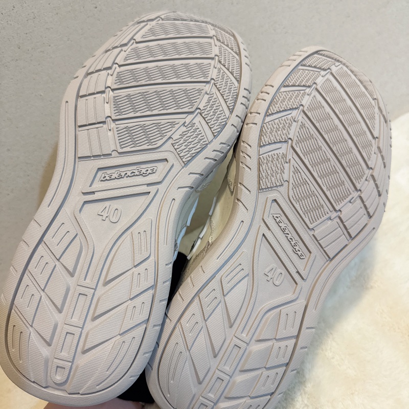櫃上33900僅試穿✨ Balenciaga 巴黎世家 2025 HAMPTONS 復古做舊休閒鞋#40-8