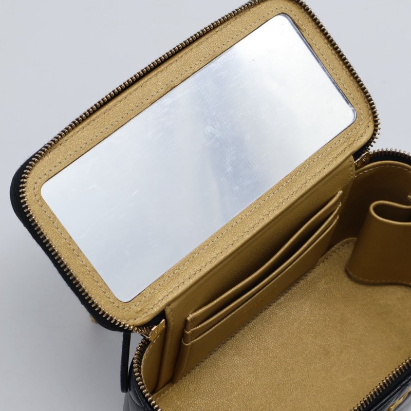 CHANEL 金球羊皮長盒子 - 黑金-7