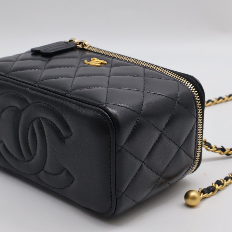 CHANEL 金球羊皮長盒子 - 黑金-11