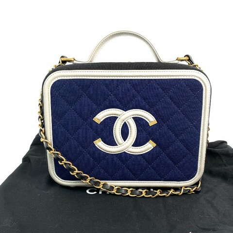 △ Chanel 香奈兒 Black And Navy Canvas Filigree Gold Tone Metal Chain Vanity Case No.28 黑色和深藍色帆布金色金屬鎖鏈化妝箱No.28 - 267000461