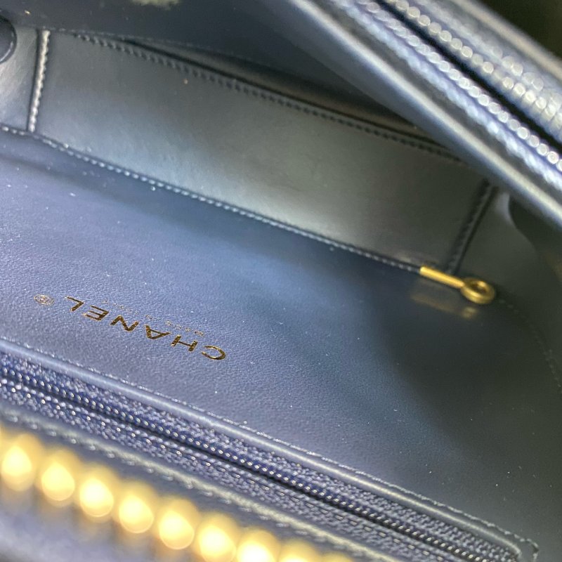 △ Chanel 香奈兒 Black And Navy Canvas Filigree Gold Tone Metal Chain Vanity Case No.28 黑色和深藍色帆布金色金屬鎖鏈化妝箱No.28 - 267000461-21