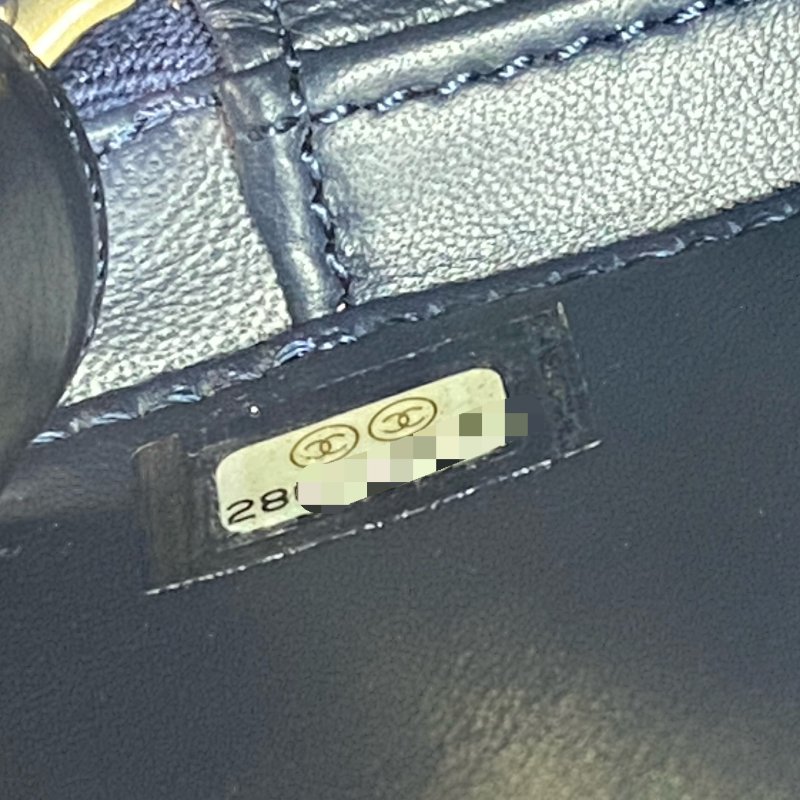 △ Chanel 香奈兒 Black And Navy Canvas Filigree Gold Tone Metal Chain Vanity Case No.28 黑色和深藍色帆布金色金屬鎖鏈化妝箱No.28 - 267000461-26