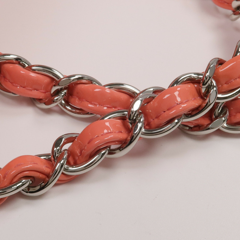 CHANEL 漆皮皮革Mini Classic 20銀扣鏈帶肩背袋-17