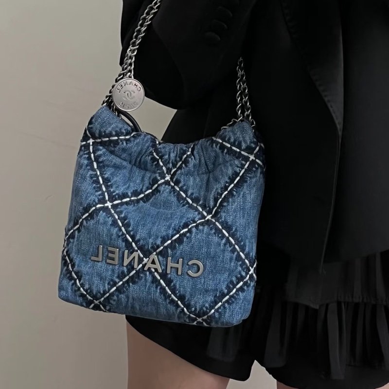 CHANEL丹寧牛仔銀釦MINI 22側背包(僅離櫃!)-1