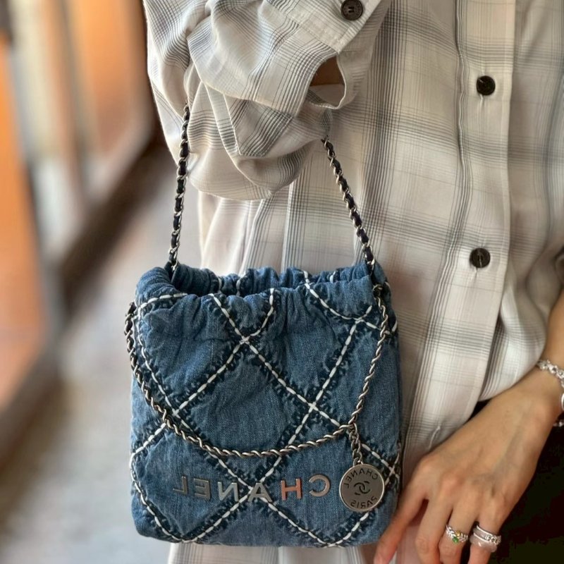 CHANEL丹寧牛仔銀釦MINI 22側背包(僅離櫃!)-2