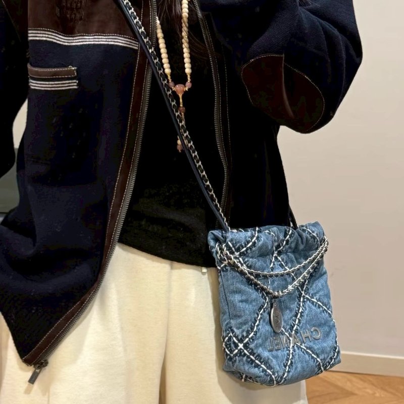 CHANEL丹寧牛仔銀釦MINI 22側背包(僅離櫃!)-3