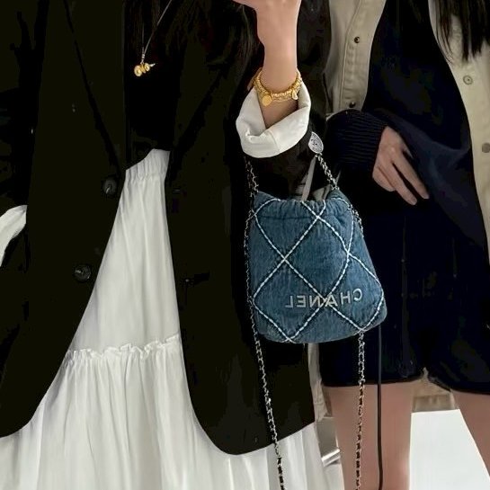 CHANEL丹寧牛仔銀釦MINI 22側背包(僅離櫃!)-5