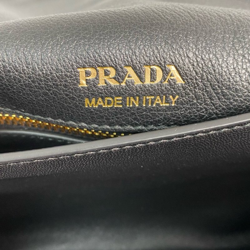 △ Prada 普拉達 Black Calfskin Medium Doux Chain Shoulder Bag 黑色小牛皮鎖鏈肩背袋 - 267000719-17