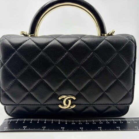 Chanel 握把 WOC 黑金羊皮包