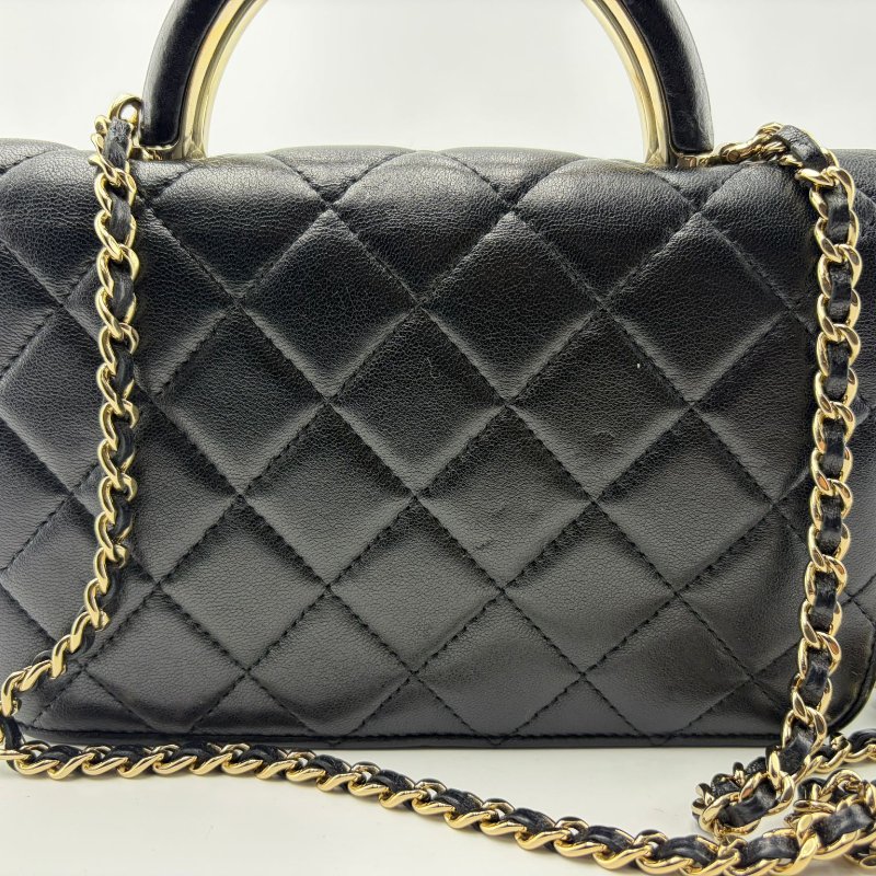 Chanel 握把 WOC 黑金羊皮包-10