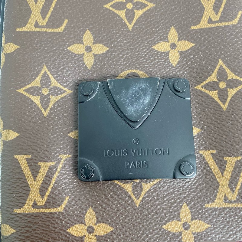 △ Louis Vuitton 路易威登 Brown Coated Canvas Monogram S-Lock Vertical Shoulder Bag M81522 啡色塗層帆布經典老花肩背袋 - 267000548-20