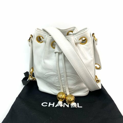 △ Chanel 香奈兒 White Lambskin Gold Tone Metal Small Bucket Bag No.23 白色小羊皮金色金屬水桶袋No.23 - 267000697
