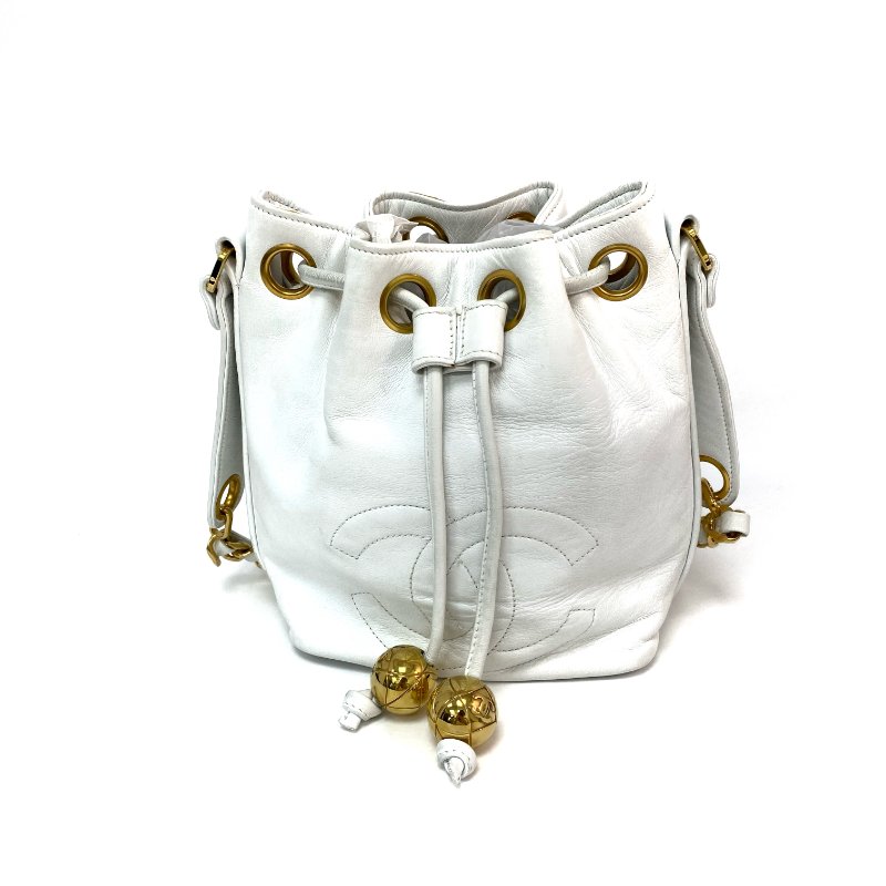 △ Chanel 香奈兒 White Lambskin Gold Tone Metal Small Bucket Bag No.23 白色小羊皮金色金屬水桶袋No.23 - 267000697-1