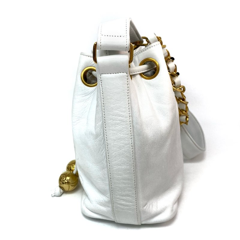 △ Chanel 香奈兒 White Lambskin Gold Tone Metal Small Bucket Bag No.23 白色小羊皮金色金屬水桶袋No.23 - 267000697-2