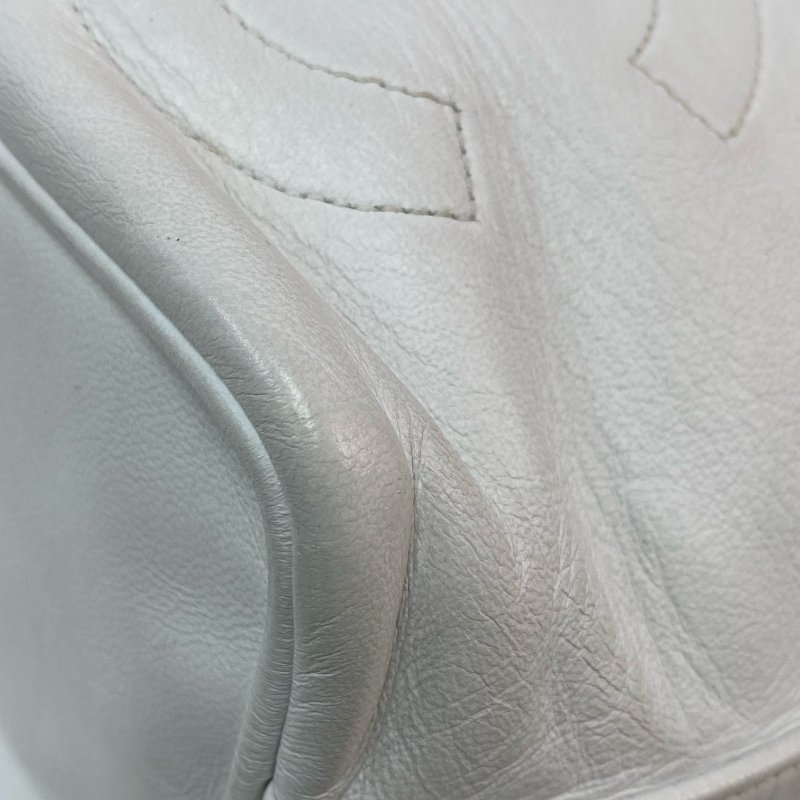 △ Chanel 香奈兒 White Lambskin Gold Tone Metal Small Bucket Bag No.23 白色小羊皮金色金屬水桶袋No.23 - 267000697-7